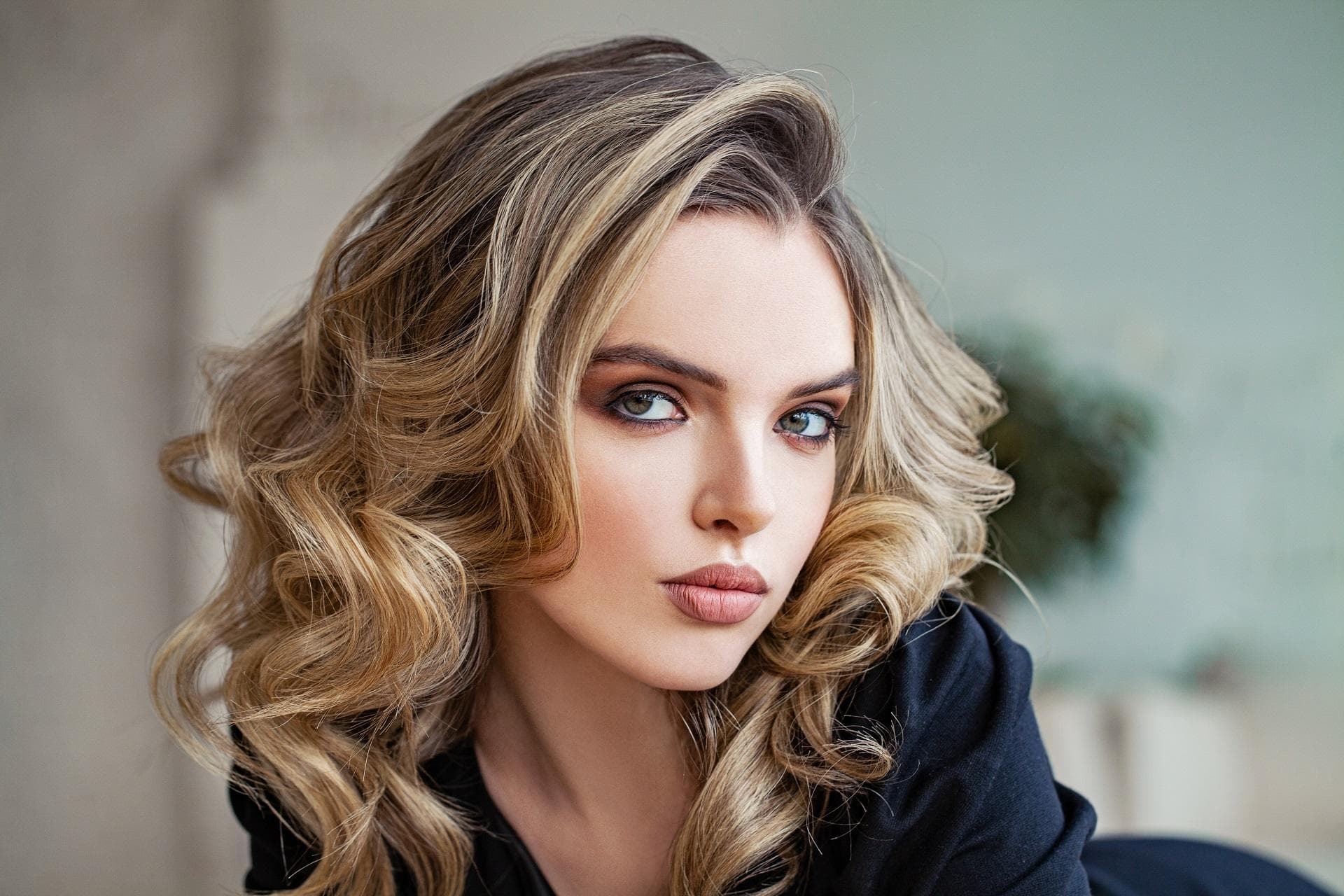 Which colour highlights are the best for covering grey hair